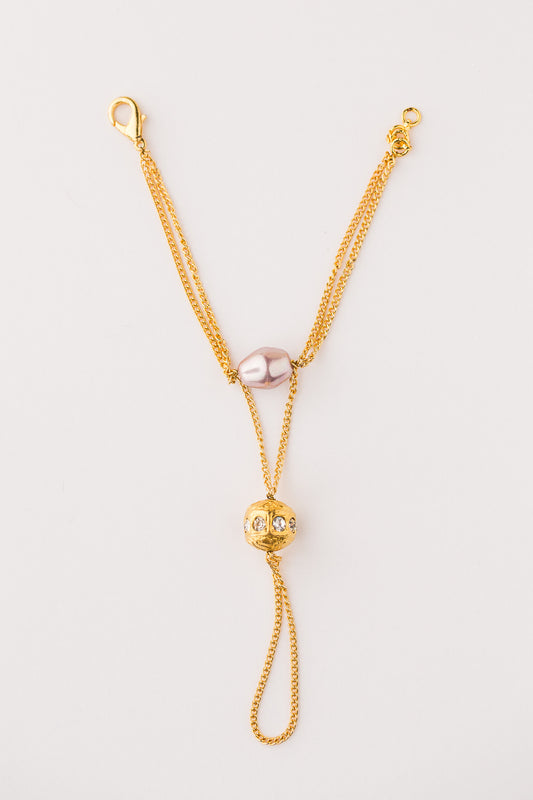 OYSTER PINK WRIST CHAIN